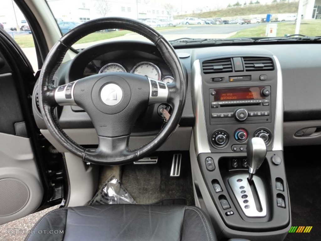 2006 Saturn VUE Red Line AWD Dashboard Photos