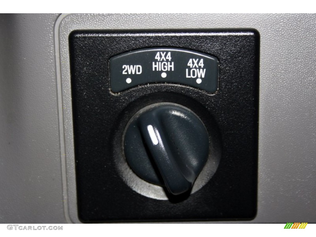 2001 Ford F350 Super Duty XLT Crew Cab 4x4 Controls Photo #57315379