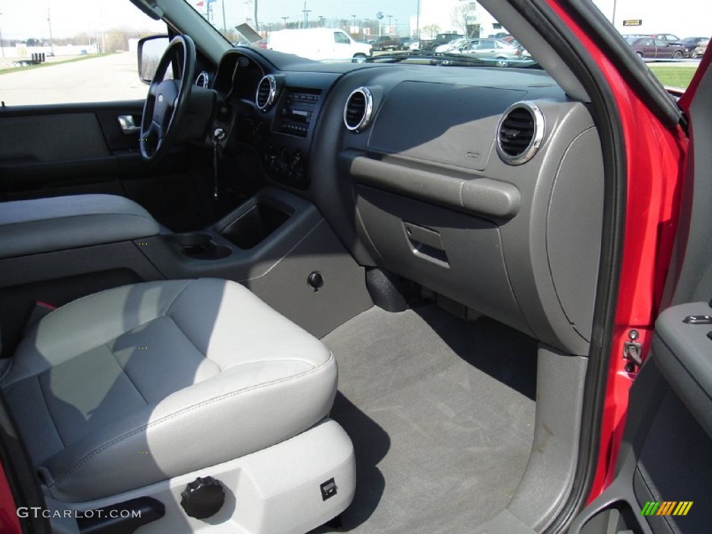 2003 Expedition XLT 4x4 - Laser Red Tinted Metallic / Flint Grey photo #20