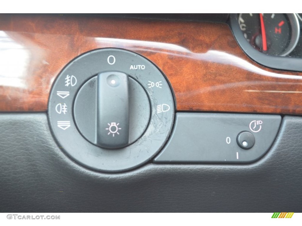 2005 Audi A4 3.0 Sedan Controls Photo #57321223