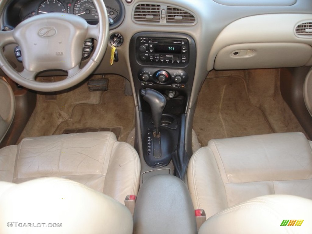 2000 Alero GLS Sedan - Arctic White / Neutral photo #12