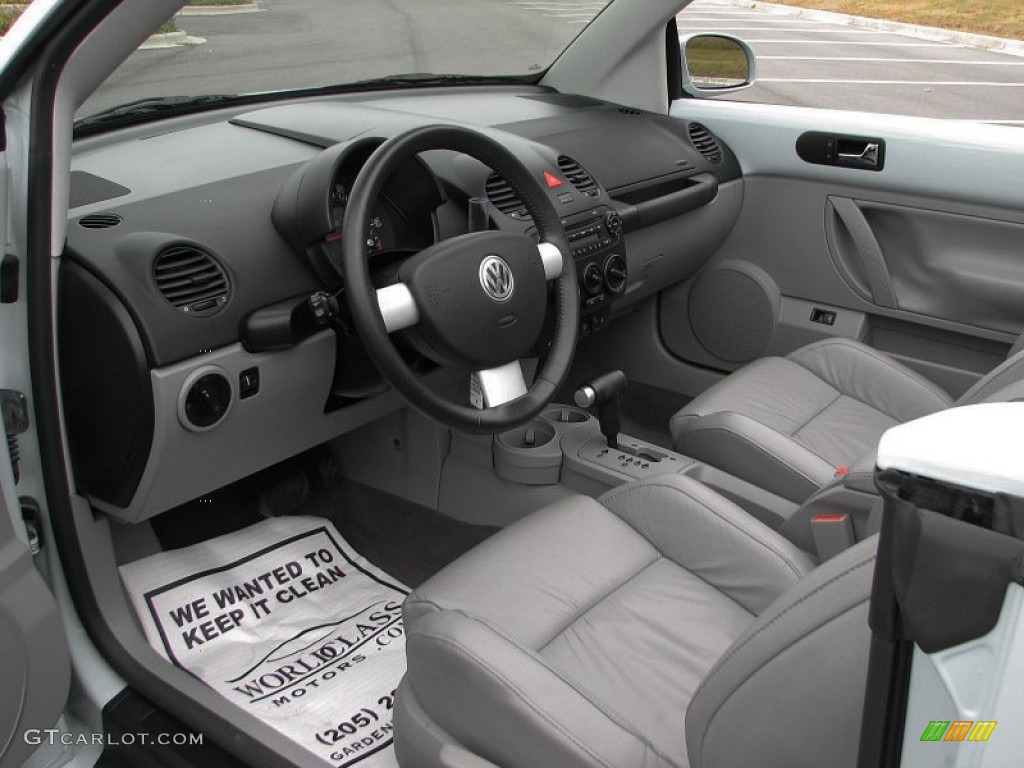 Gray Interior 2004 Volkswagen New Beetle GLS 1.8T Convertible Photo #57330655