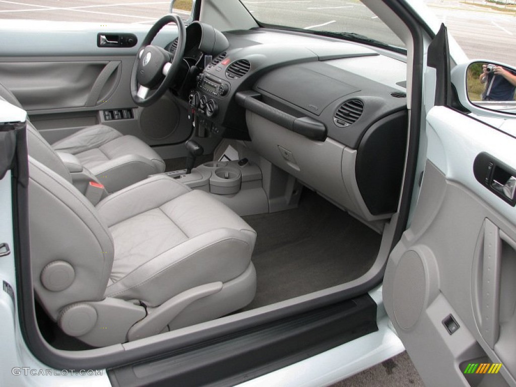 Gray Interior 2004 Volkswagen New Beetle GLS 1.8T Convertible Photo #57330709