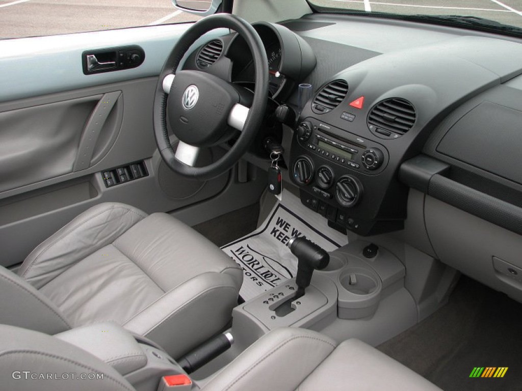 2004 Volkswagen New Beetle GLS 1.8T Convertible Gray Dashboard Photo #57330727