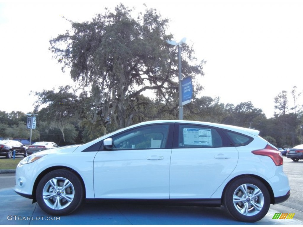 2012 Focus SE Sport 5-Door - Oxford White / Two-Tone Sport photo #2