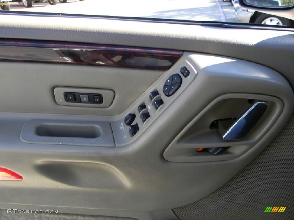 2003 Grand Cherokee Limited - Stone White / Sandstone photo #11