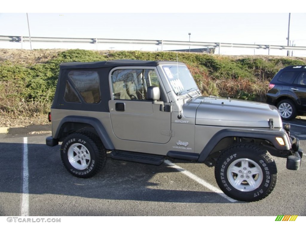 2004 Wrangler Sport 4x4 - Light Khaki Metallic / Dark Slate Gray photo #4