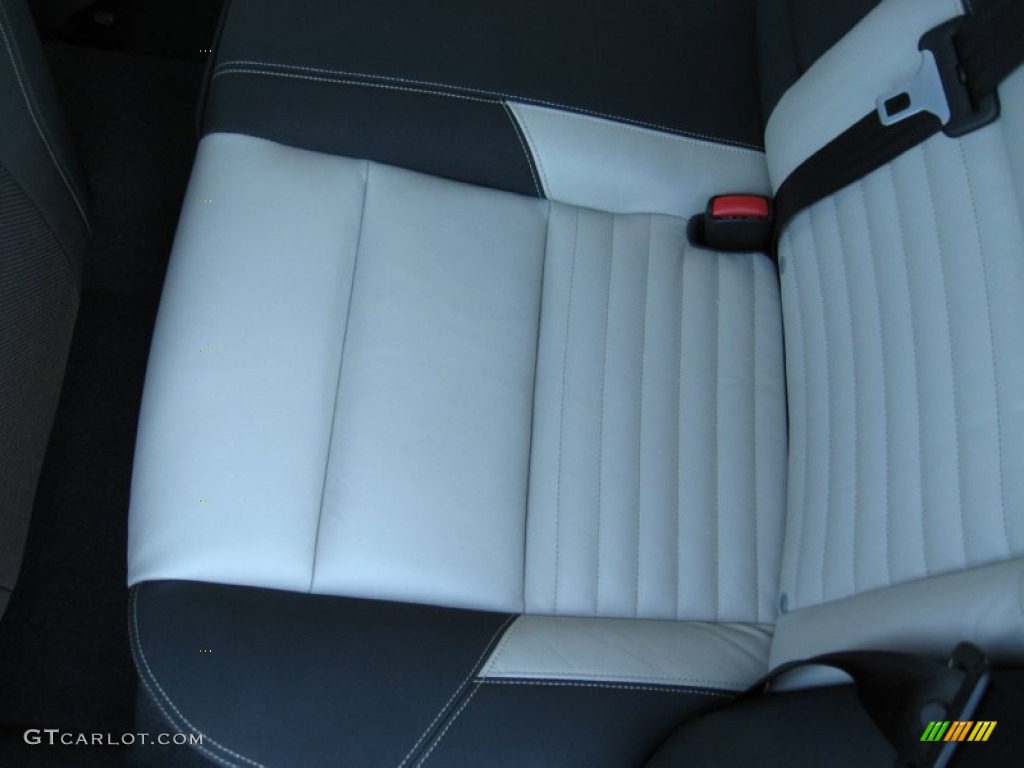 2011 V50 T5 R-Design - Ice White / R-Design Off Black/Cream photo #18