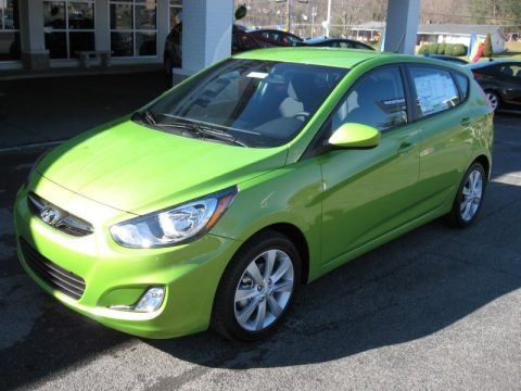 2012 Hyundai Accent SE 5 Door Data, Info and Specs