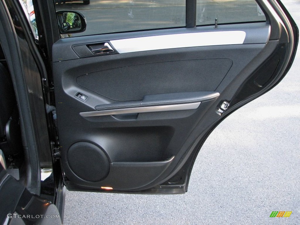 2007 Mercedes-Benz ML 500 4Matic Black Door Panel Photo #57342003