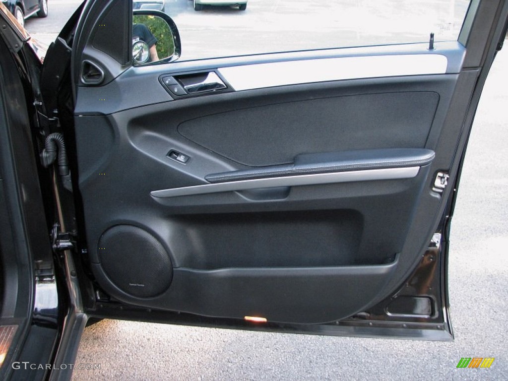 2007 Mercedes-Benz ML 500 4Matic Door Panel Photos