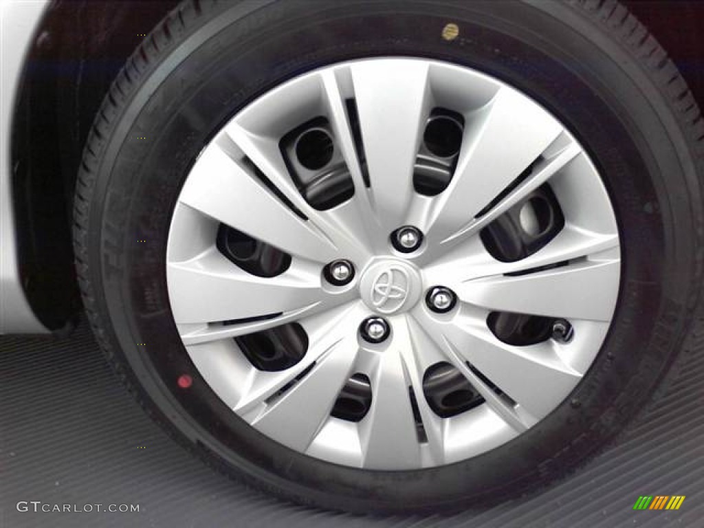 2012 Toyota Yaris L 5 Door Wheel Photos