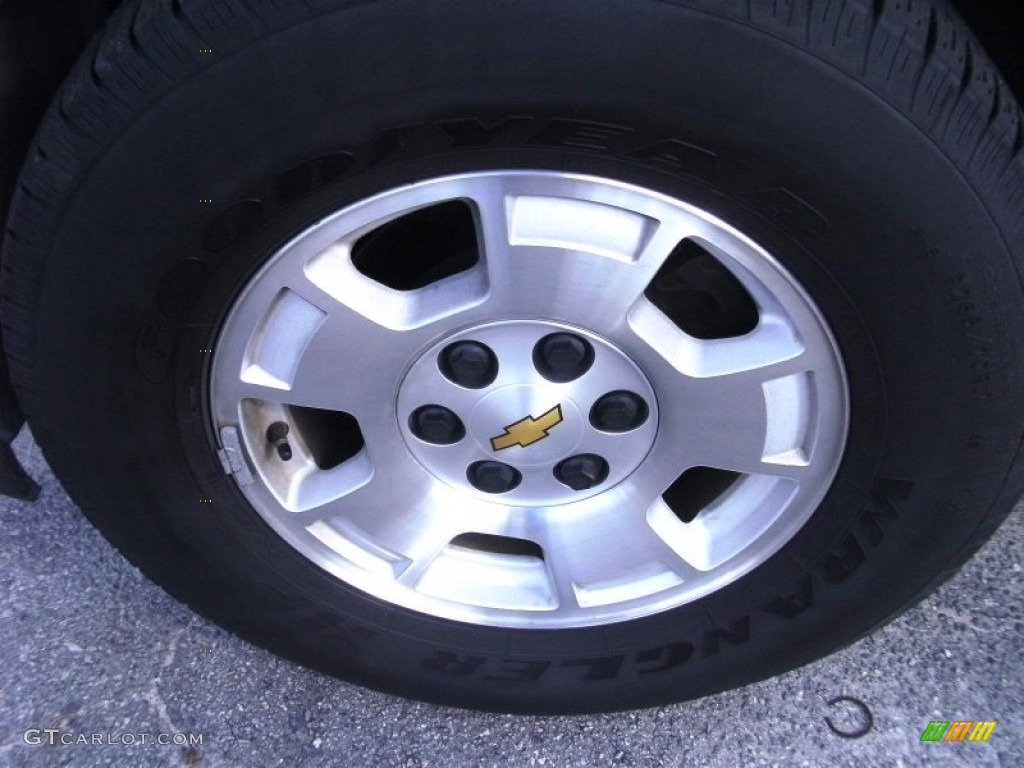 2002 Chevrolet Tahoe LS Wheel Photos