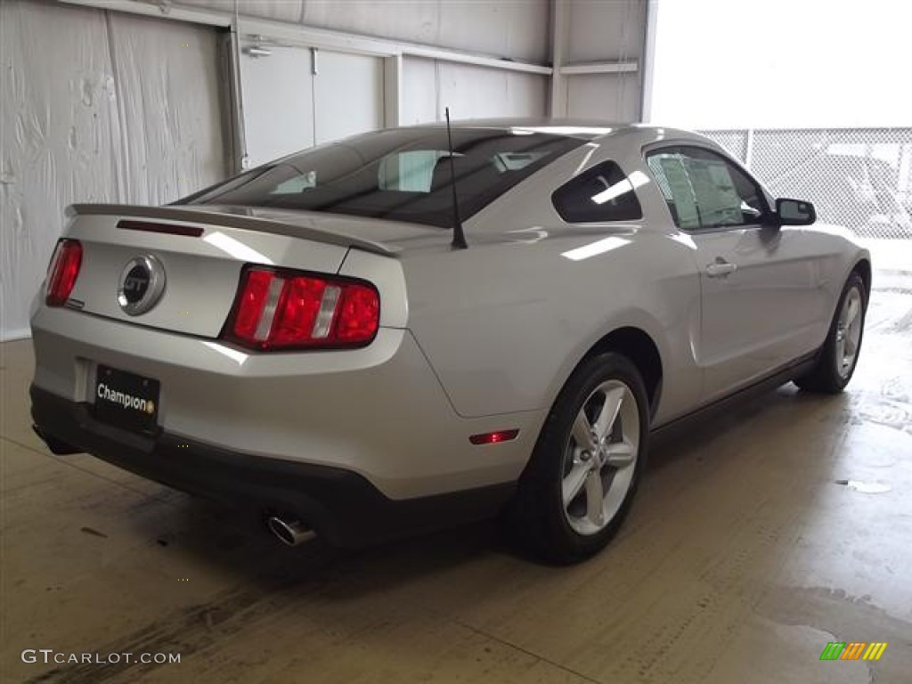 2012 Mustang GT Coupe - Ingot Silver Metallic / Charcoal Black photo #4