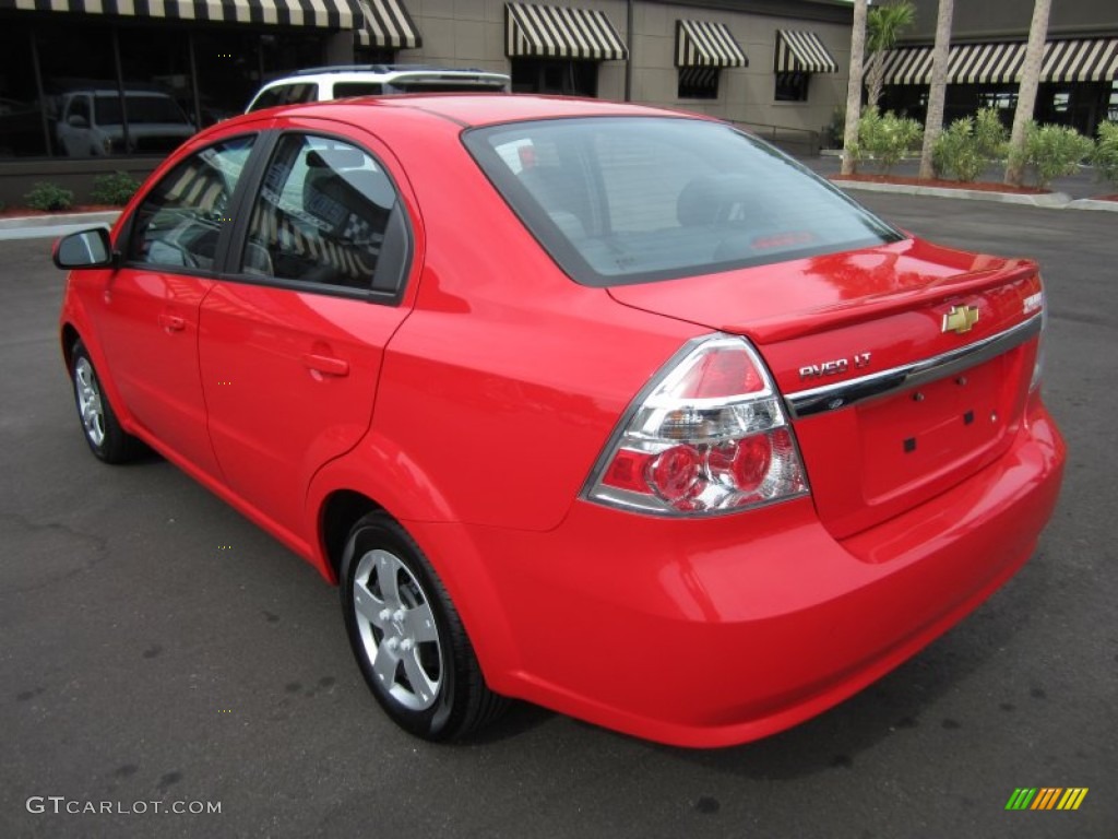 2010 Aveo LT Sedan - Victory Red / Charcoal photo #7