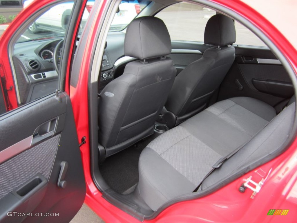 2010 Aveo LT Sedan - Victory Red / Charcoal photo #11