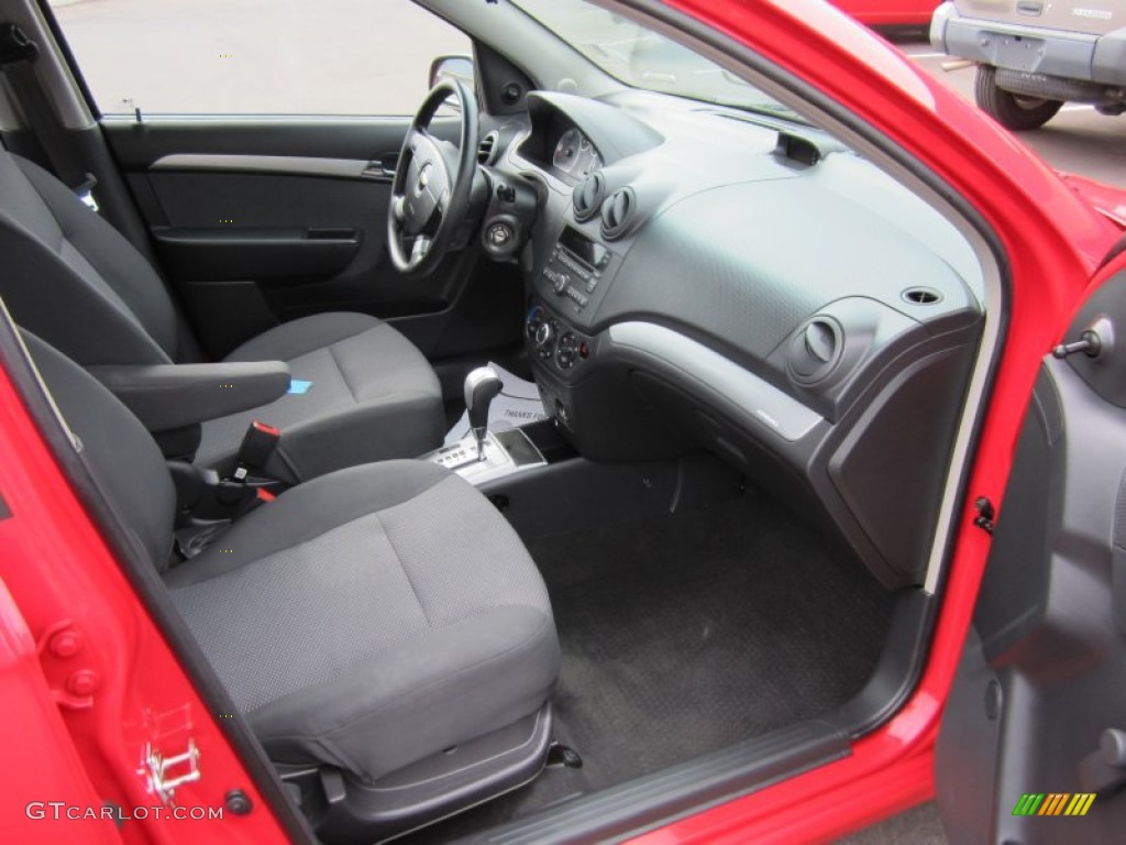2010 Aveo LT Sedan - Victory Red / Charcoal photo #12