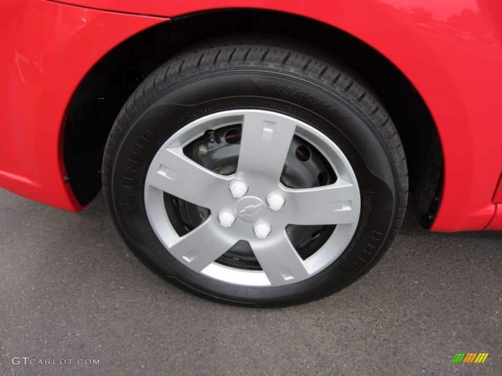 2010 Aveo LT Sedan - Victory Red / Charcoal photo #15