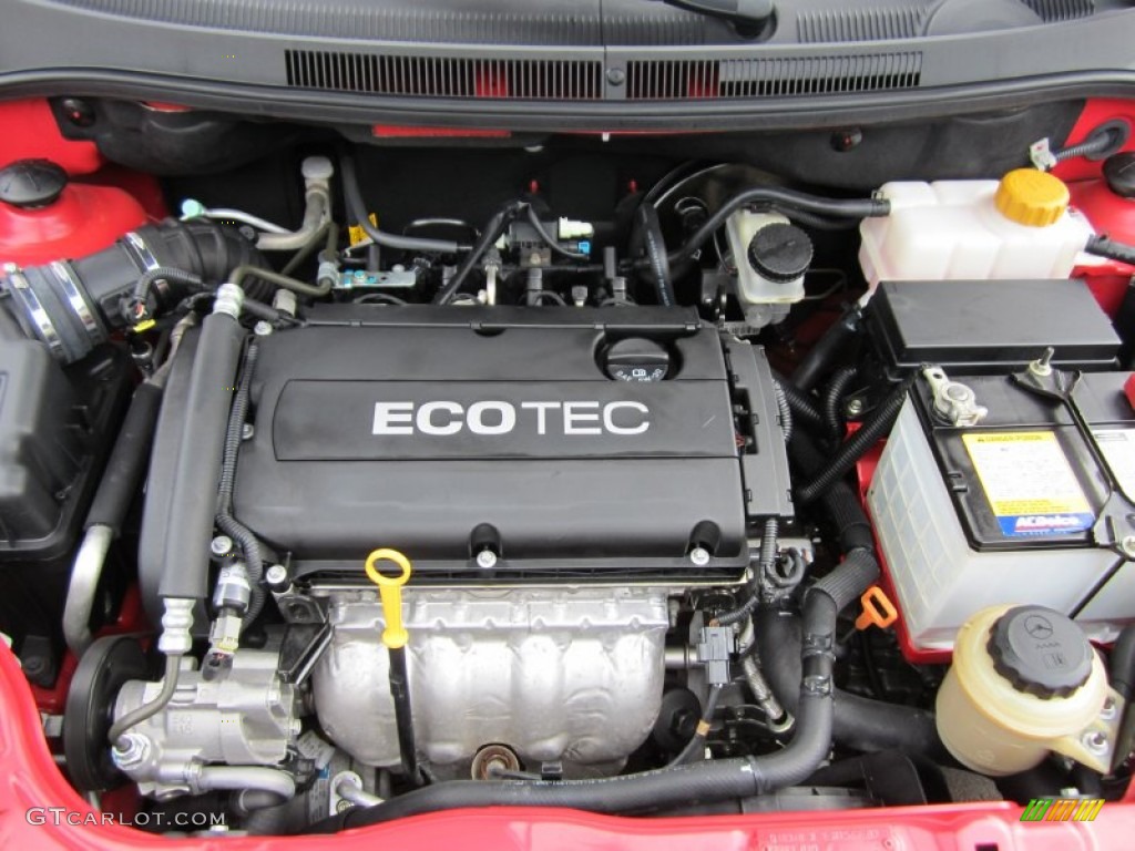 2010 Aveo LT Sedan - Victory Red / Charcoal photo #19