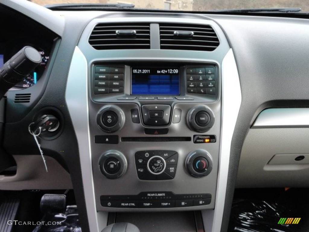 2012 Ford Explorer 4WD Controls Photo #57365538