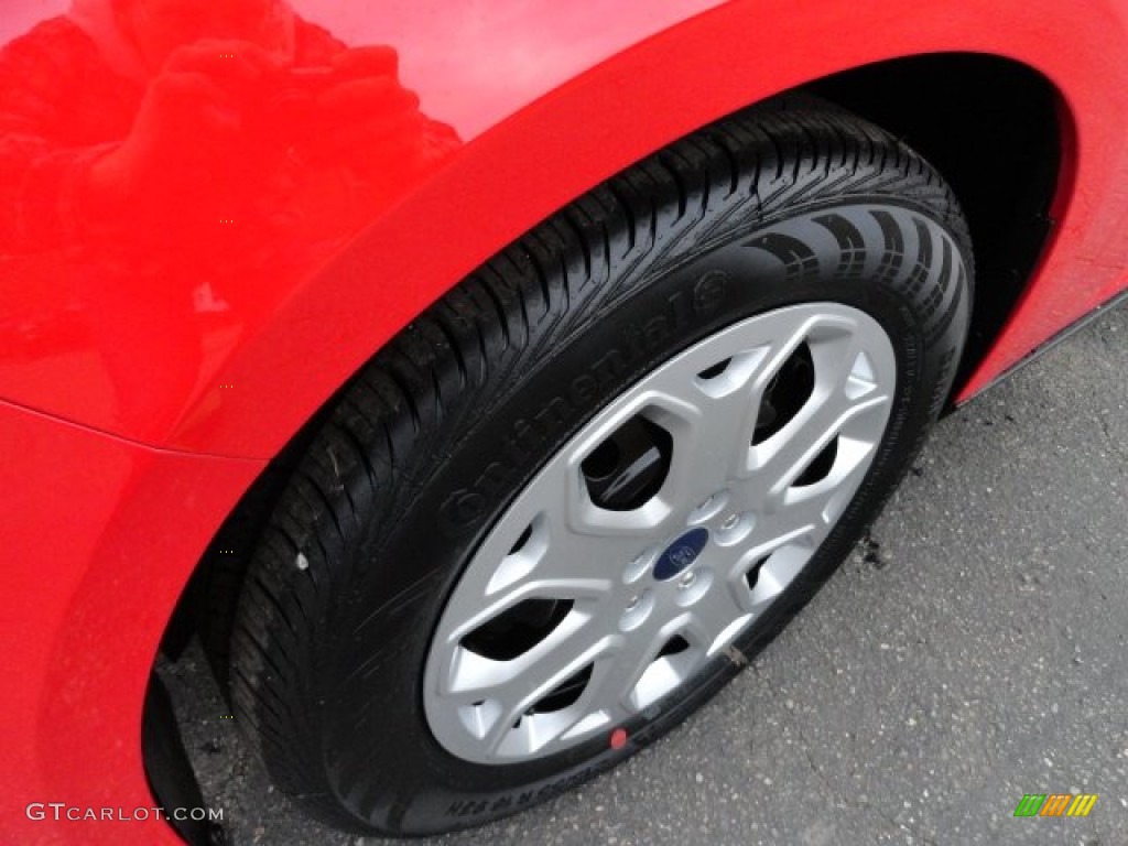 2012 Focus SE Sedan - Race Red / Charcoal Black photo #7