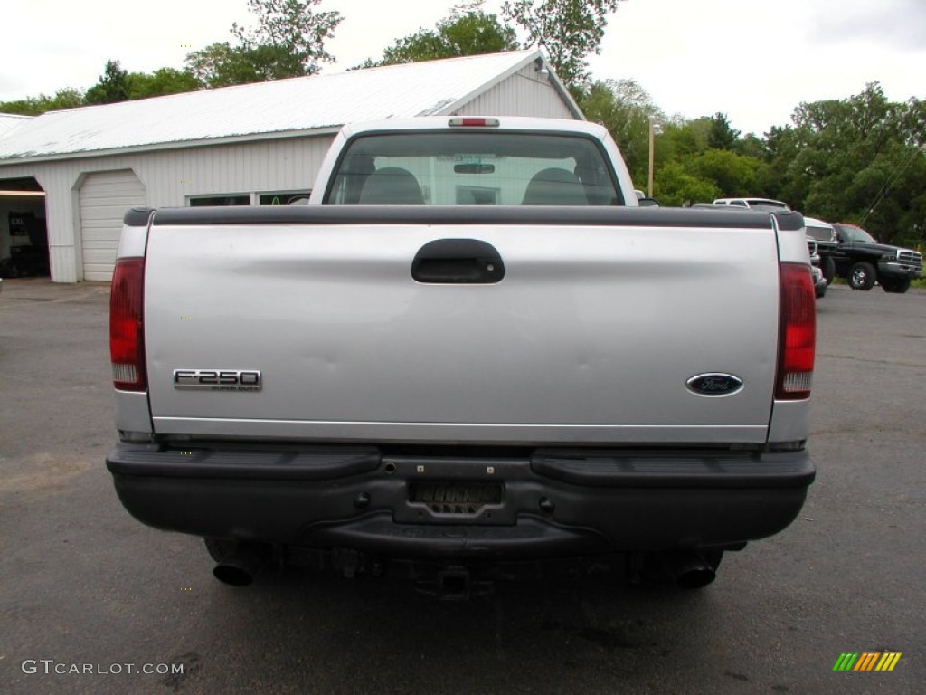 2006 F250 Super Duty XL Regular Cab 4x4 - Silver Metallic / Medium Flint photo #7