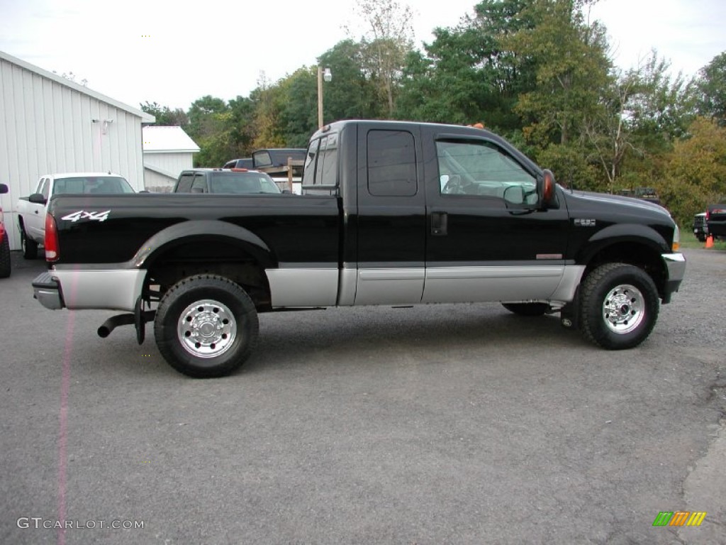 2003 F250 Super Duty XLT SuperCab 4x4 - Black / Medium Flint Grey photo #13