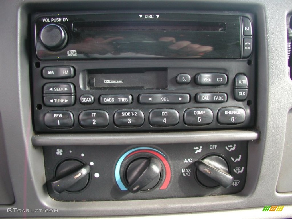 2000 Ford Excursion XLT 4x4 Audio System Photos