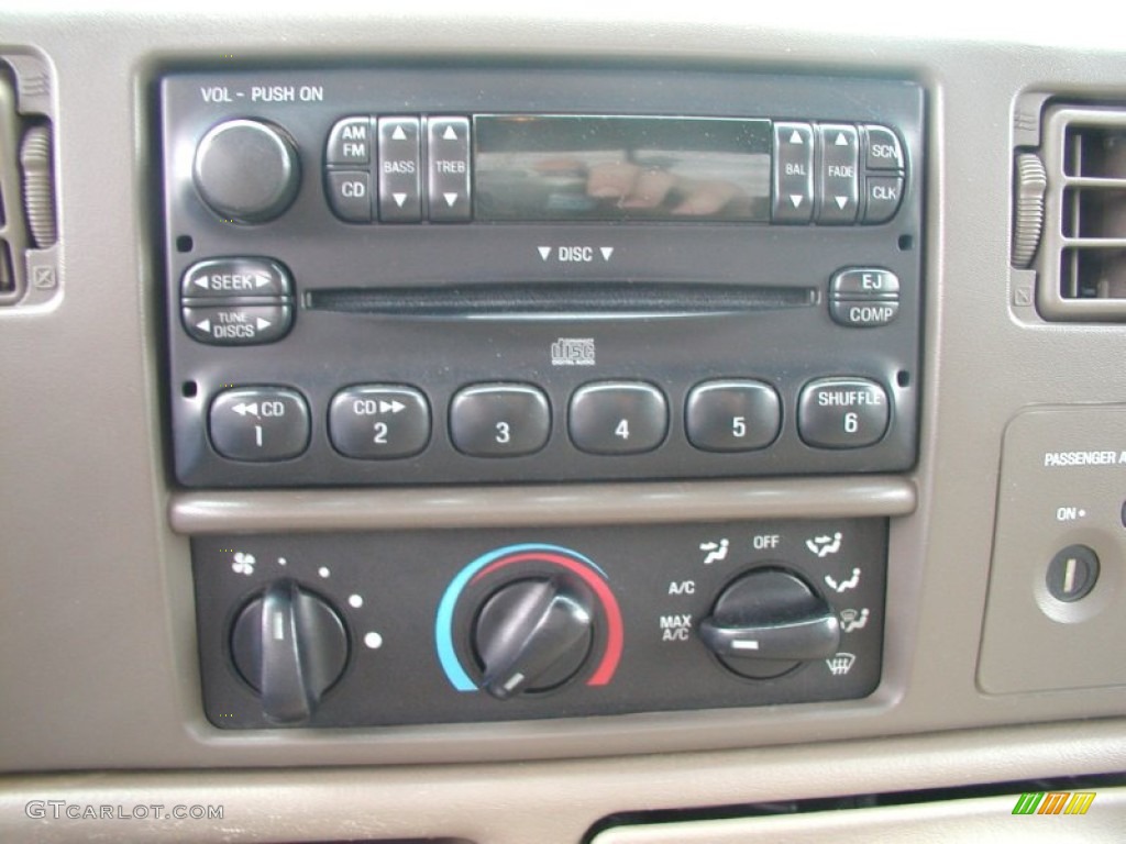 2004 Ford F350 Super Duty XLT SuperCab 4x4 Dually Audio System Photo #57381338