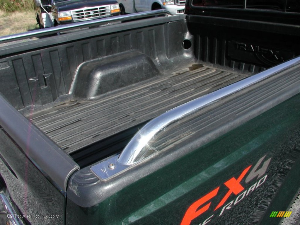 2003 F350 Super Duty Lariat SuperCab 4x4 - Dark Highland Green Metallic / Medium Parchment photo #31