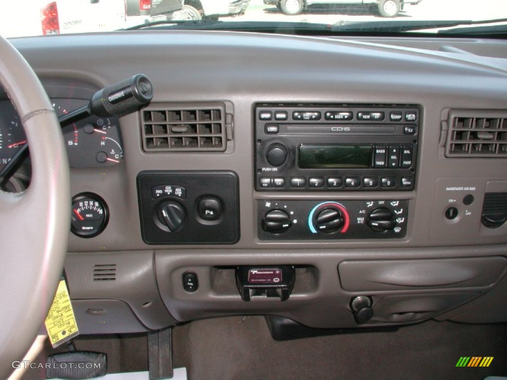 2003 F350 Super Duty Lariat SuperCab 4x4 - Dark Highland Green Metallic / Medium Parchment photo #48