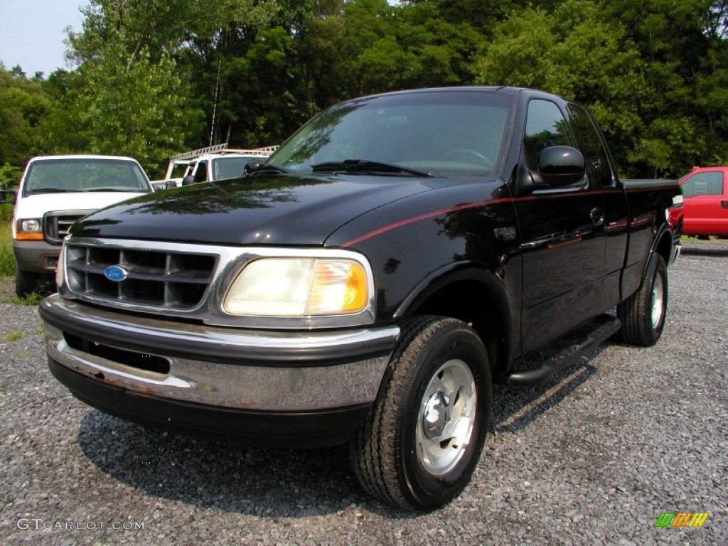 1999 F150 XL Extended Cab 4x4 - Black / Dark Graphite photo #1