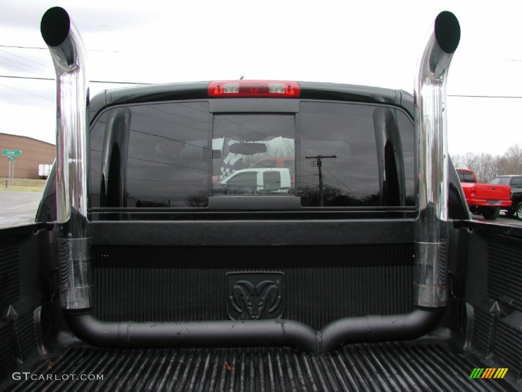 2003 Ram 3500 Laramie Quad Cab 4x4 Dually - Black / Taupe photo #16