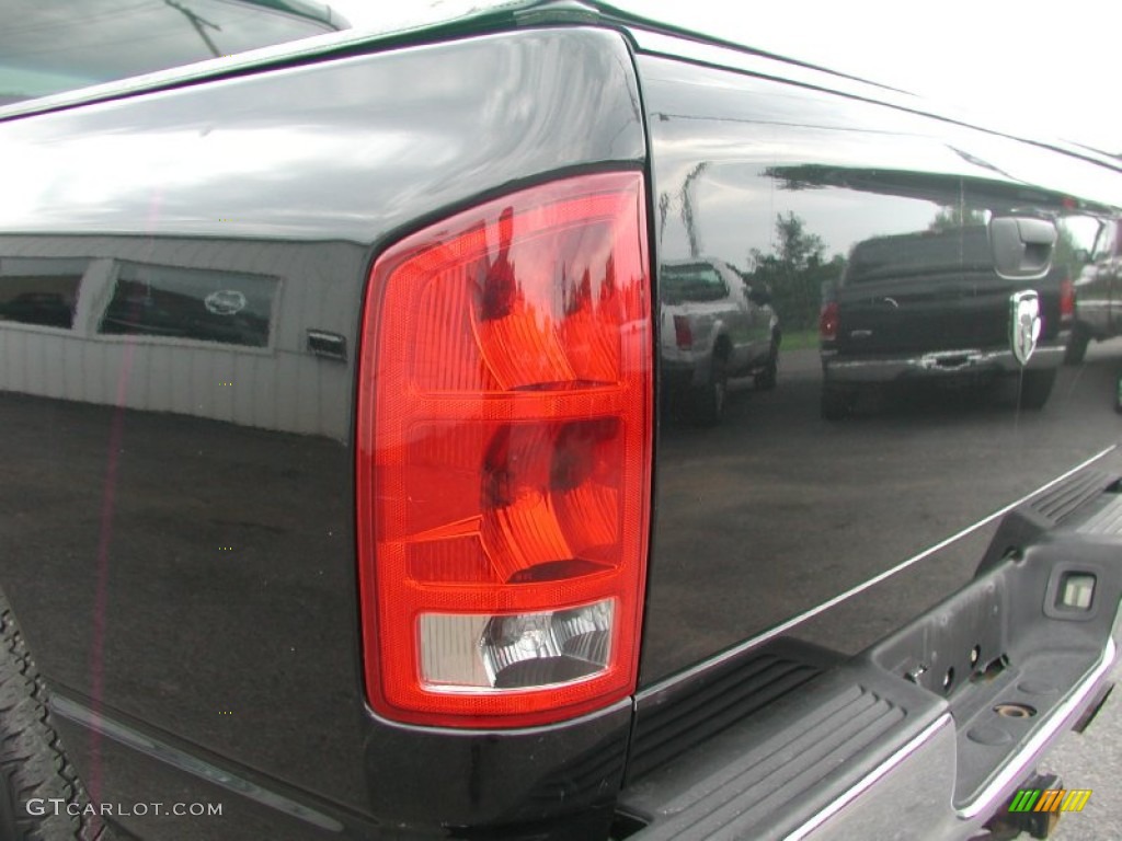 2005 Ram 1500 ST Regular Cab - Black / Dark Slate Gray photo #21