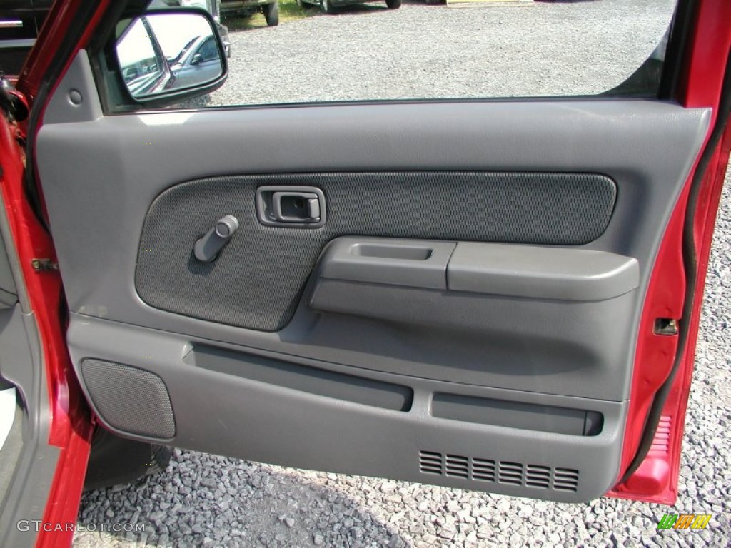 2002 Nissan Frontier XE King Cab 4x4 Gray Door Panel Photo #57386798