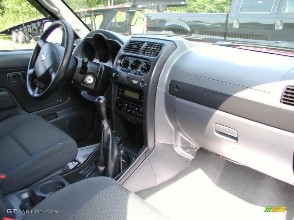 2002 Frontier XE King Cab 4x4 - Molten Lava Red Pearl / Gray photo #18