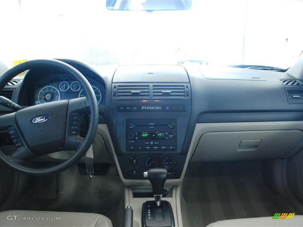 2007 Fusion SE V6 AWD - Tungsten Grey Metallic / Light Stone photo #9