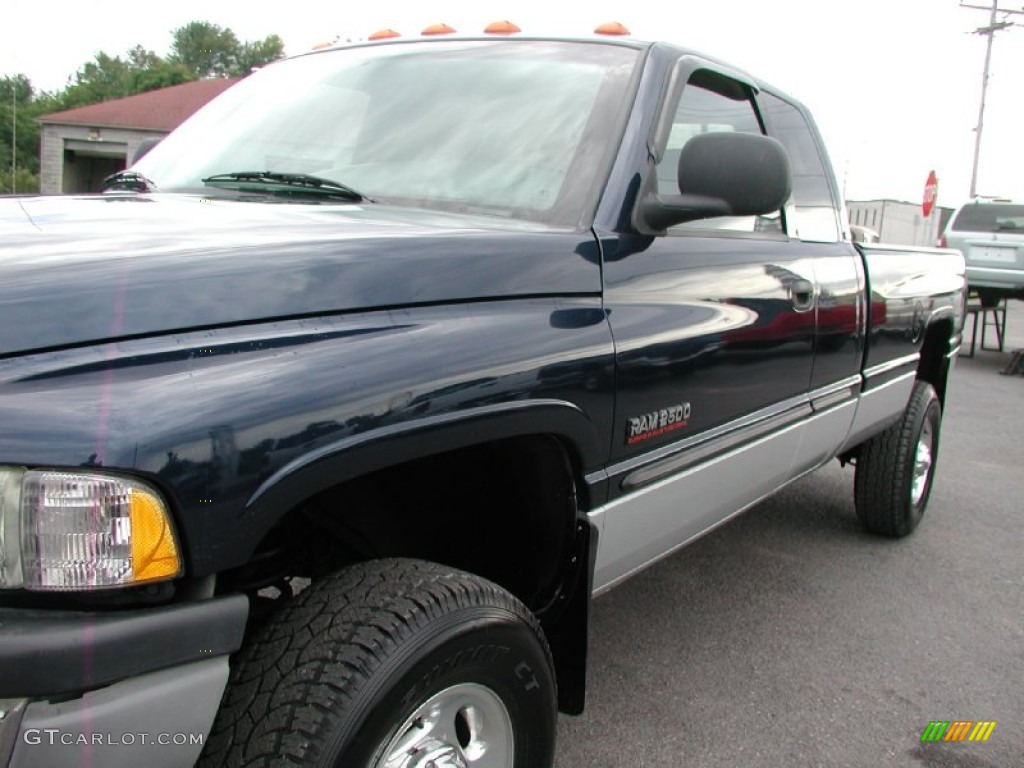 2002 Ram 2500 SLT Quad Cab 4x4 - Patriot Blue Pearl / Agate photo #33