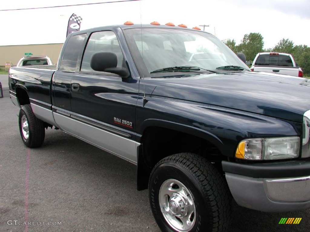 2002 Ram 2500 SLT Quad Cab 4x4 - Patriot Blue Pearl / Agate photo #36