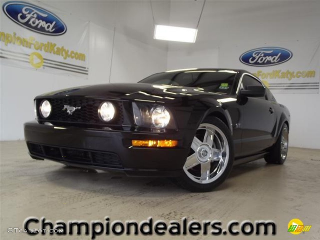 2005 Mustang GT Premium Coupe - Black / Dark Charcoal photo #1