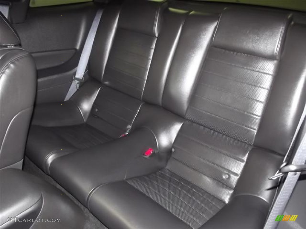 Dark Charcoal Interior 2005 Ford Mustang GT Premium Coupe Photo #57393332