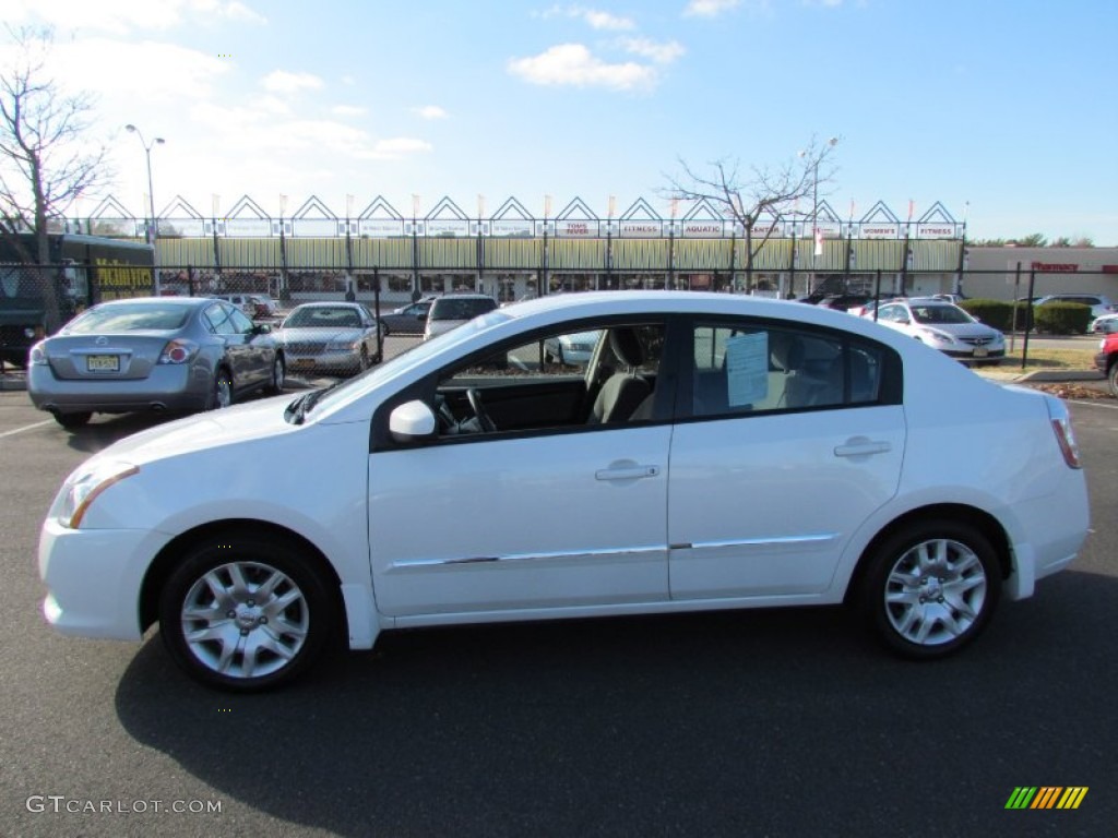2010 Sentra 2.0 S - Aspen White / Charcoal photo #4
