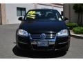 Black - Jetta SE Sedan Photo No. 2