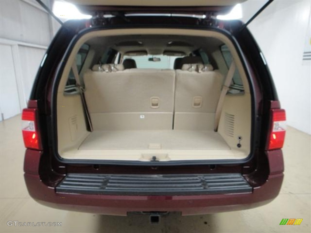 2011 Expedition XLT - Royal Red Metallic / Camel photo #12