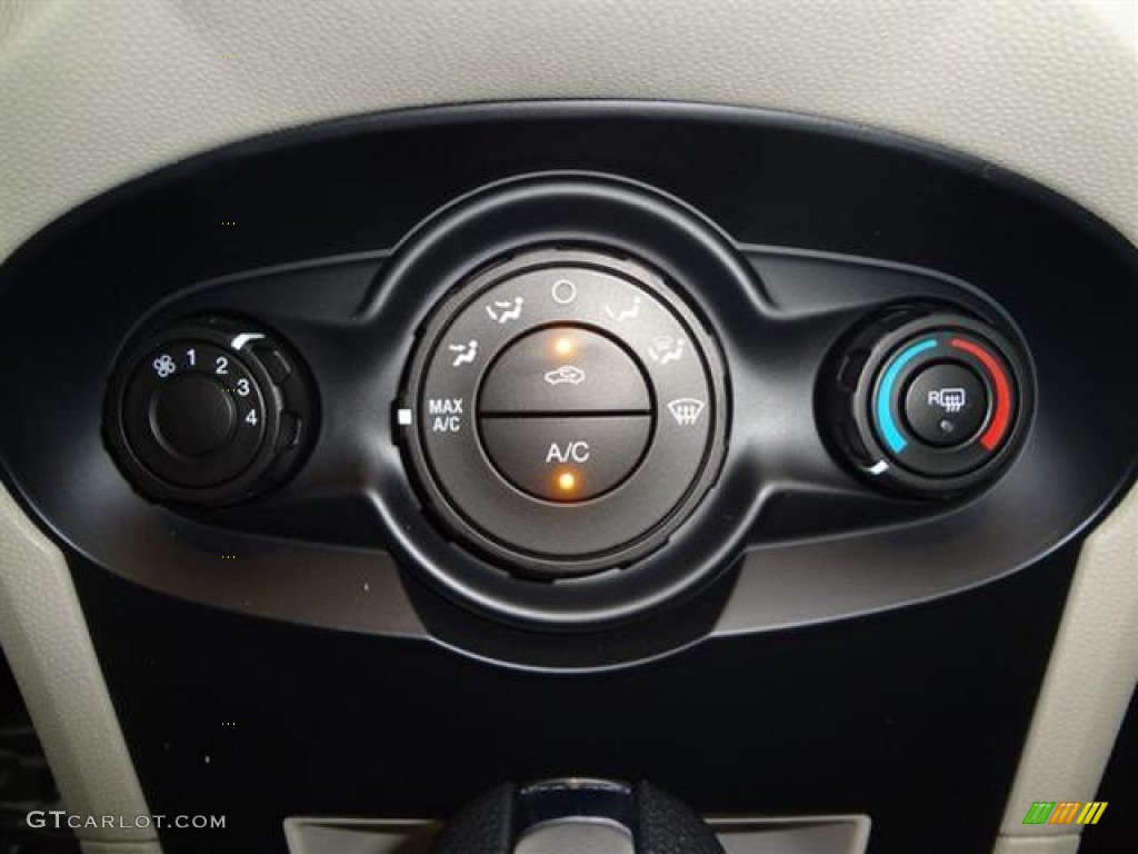 2012 Ford Fiesta SE Sedan Controls Photo #57402653