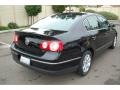 Deep Black - Passat Turbo Sedan Photo No. 4