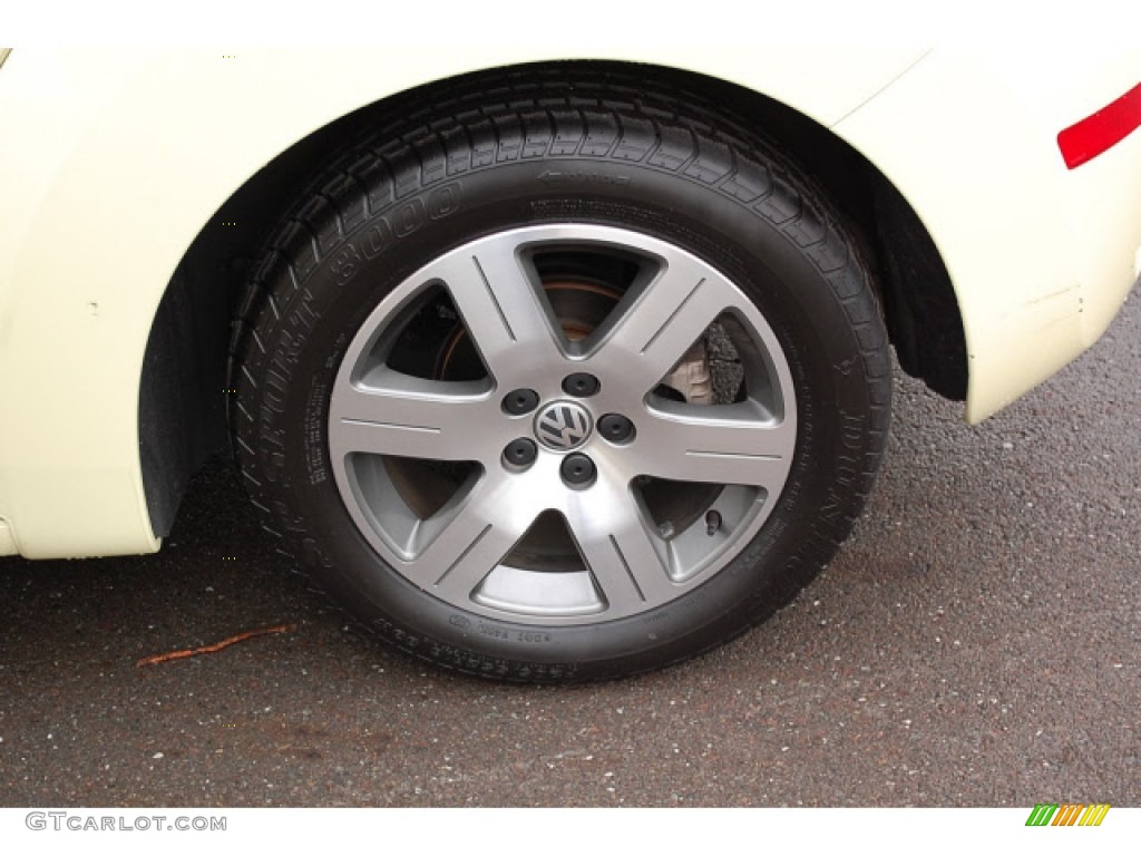 2006 Volkswagen New Beetle 2.5 Convertible Wheel Photo #57403376