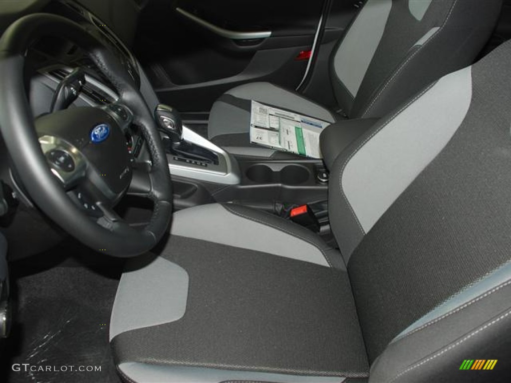 2012 Focus SE Sport Sedan - Ingot Silver Metallic / Two-Tone Sport photo #9