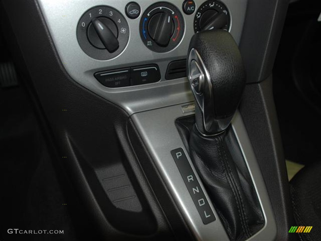 2012 Focus SE Sedan - Ingot Silver Metallic / Charcoal Black photo #14