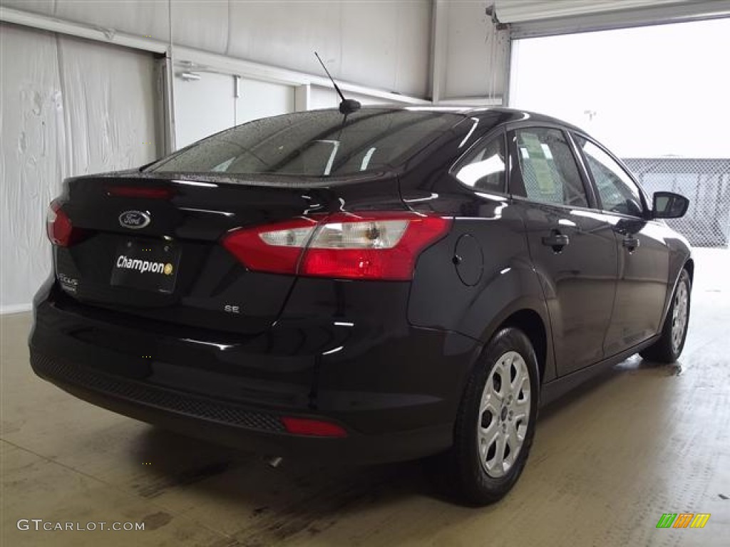 2012 Focus SE Sedan - Black / Charcoal Black photo #4